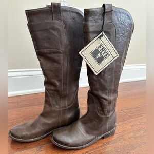 Frye Paige tall riding boots size 5.5 brown - new with tag but scratches